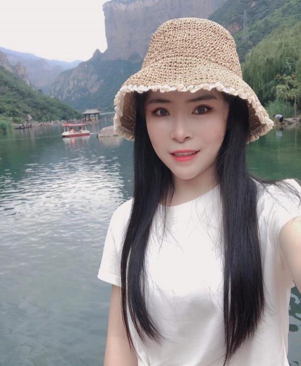 爱笑的蜜儿